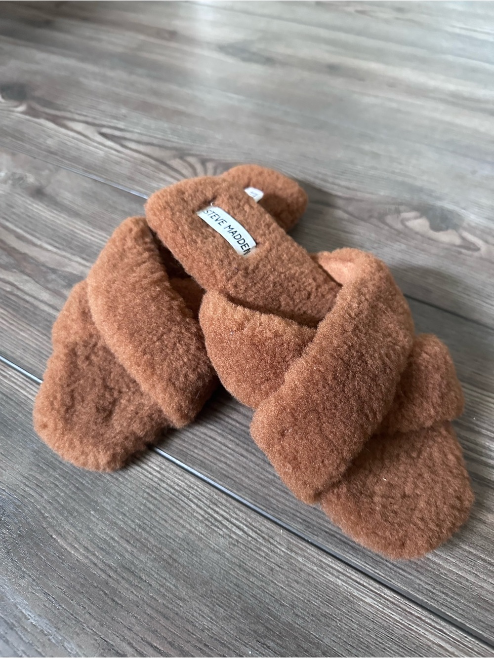 Steve Madden Real Shearling Fur Criss Cross Slippers โ Brown โ Size 8 โ NWOB